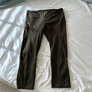 Lululemon olive green pace rival crops (like new)